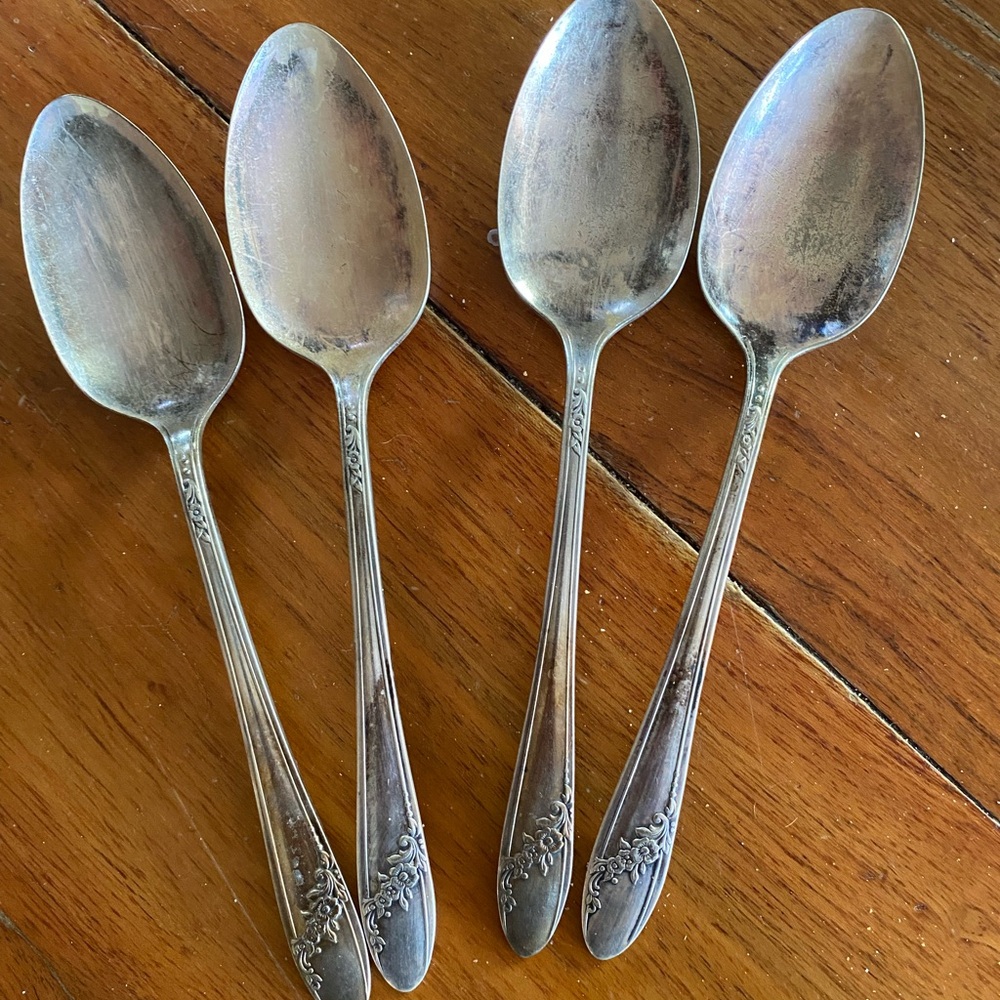 Oneida Community Tudor Queen Bess II set of 4 serving spoons